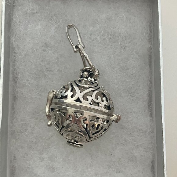 Vintage 925 Sterling Silver Locket - Picture 11 of 11